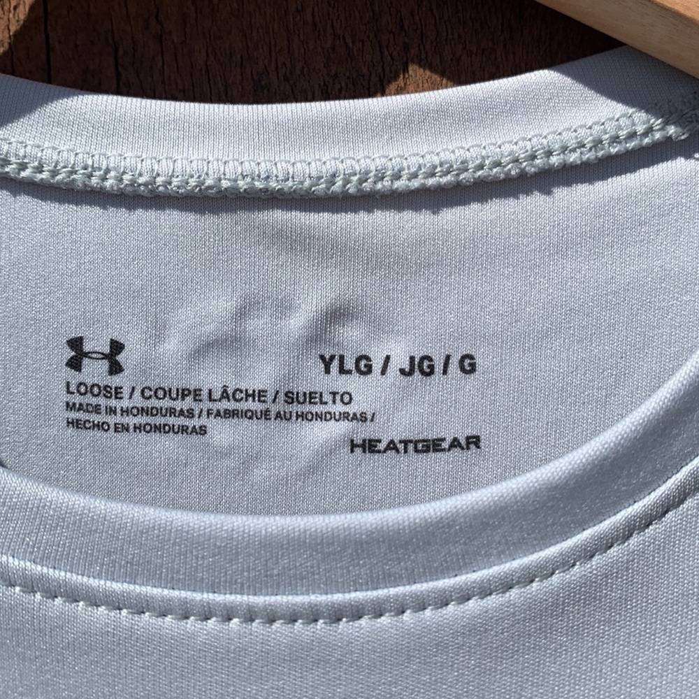 - UNDER Armour youth grey large active top - Picture 3 of 3
